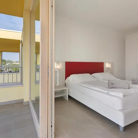 Le Campagnole Red Apartment