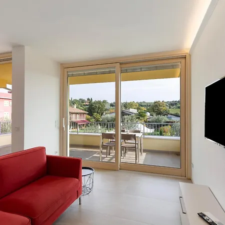Le Campagnole Red Apartment